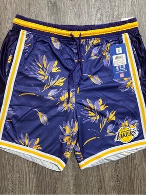 NWT Los Angeles Lakers Shorts Men’s Large Purple Gold Lightweight $40